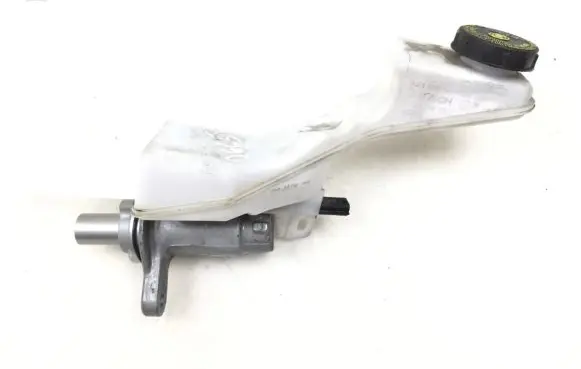 Nissan Qashqai Master brake cylinder