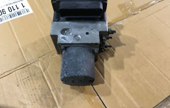 BMW X6 E71 ABS Pump 6854704 6854702