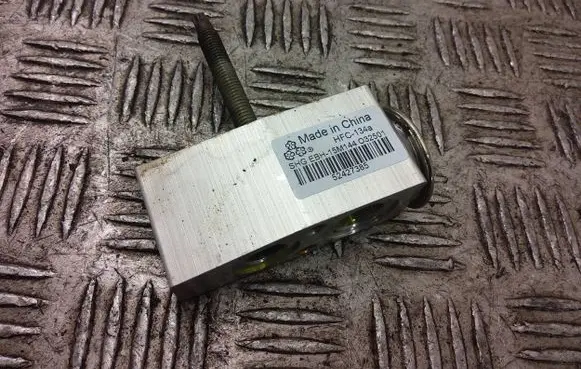 Opel Insignia A Air conditioning (A/C) expansion valve 52427385