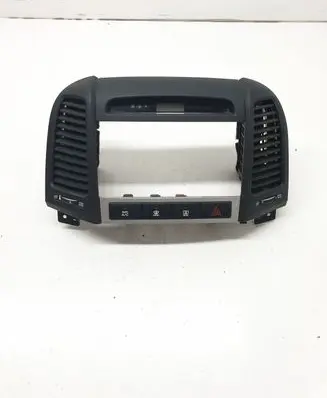 Hyundai Santa Fe Radio/GPS head unit trim 945102B000