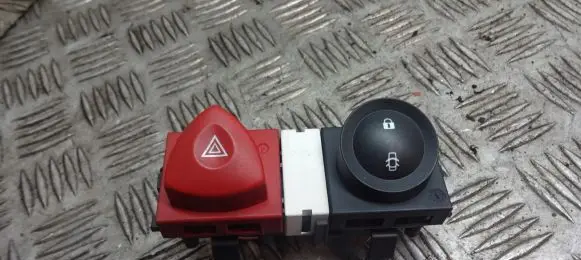 Renault Megane I Hazard light switch 8200109723