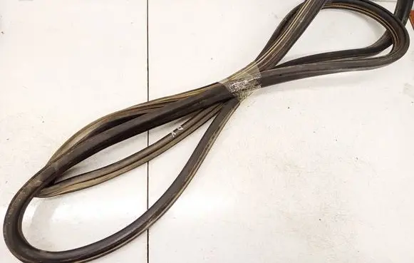 Audi 80 90 S2 B4 Rubber seal front coupe door