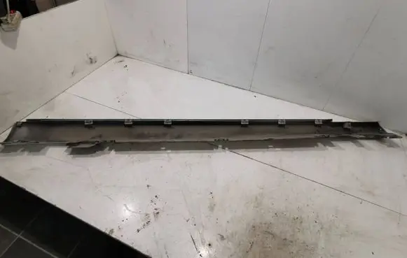 Mercedes-Benz E W213 Side skirt front trim 
