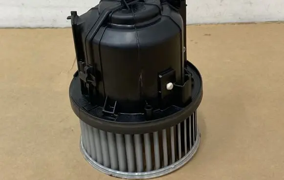 Land Rover Evoque I Heater fan/blower 9415300 8772781