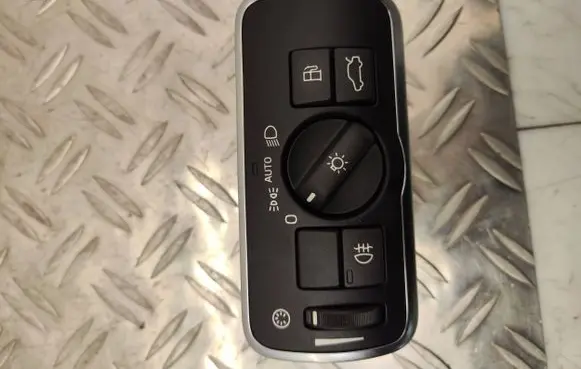 Volvo V60 Light switch 30739448