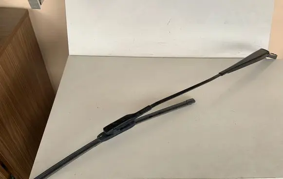 Audi Q5 SQ5 Front wiper blade arm 8R1955408B