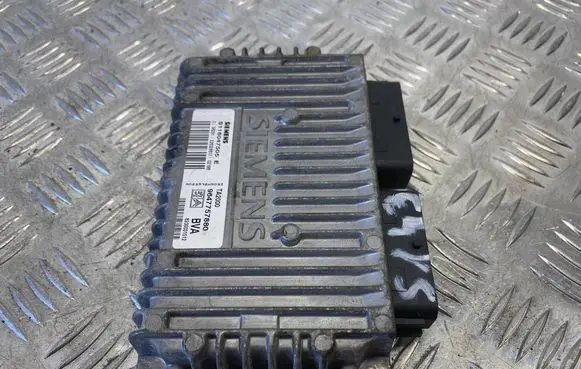 Peugeot 307 Engine control unit/module S118047505E 9647757880