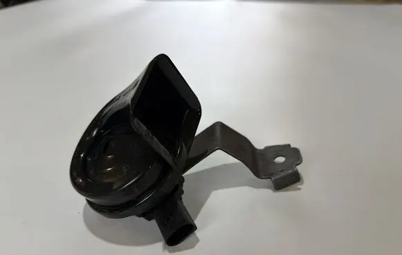 Volkswagen Touran II Horn signal 5C0951182F