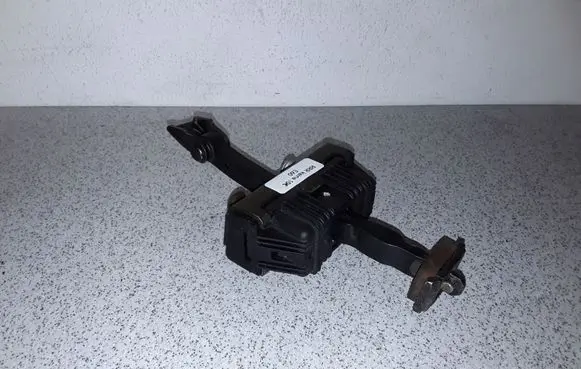 BMW 5 E60 E61 Front door check strap stopper 7033609