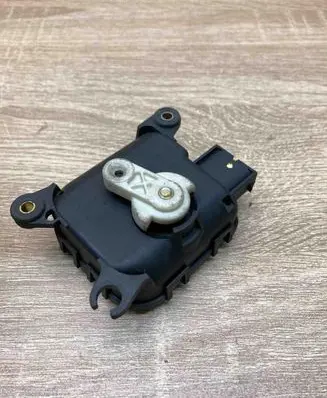 Audi A6 S6 C5 4B Air flap motor/actuator 0132801137 1168800550