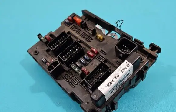 Peugeot 307 Central body control module 9650664080 IMPRK1462748