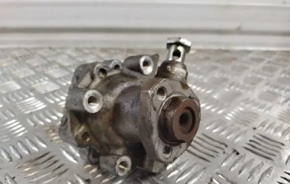 Volkswagen Golf IV Power steering pump