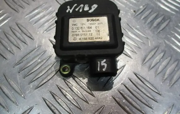 Mercedes-Benz A W168 Central body control module A1688204442
