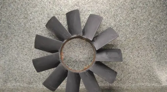 BMW 5 E39 Fan impeller 17120589