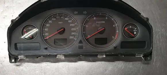 Speedometer (instrument cluster)