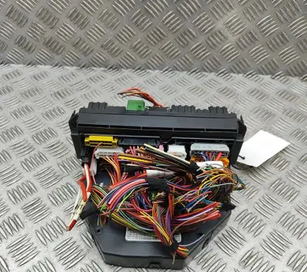 Mercedes-Benz E W212 Fuse module A2129006012 A2129015304