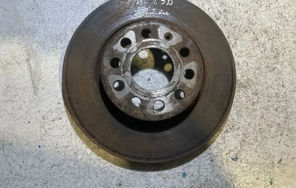 Volkswagen Jetta V Front brake disc