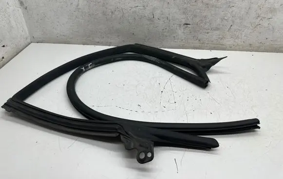 Audi A7 S7 4G Rubber seal rear door window/glass 4G8845695 55339832
