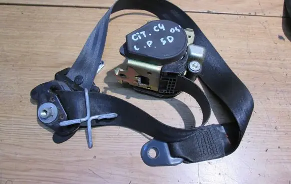 Citroen C4 I Front seatbelt 5260585