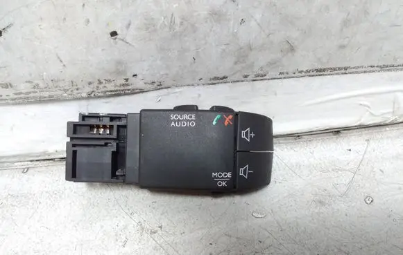 Opel Vivaro Sound control switch 344422020AG 255522448R
