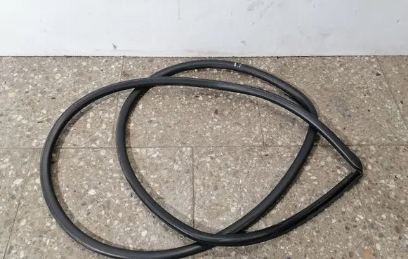 Lexus RX 450H Front door rubber seal