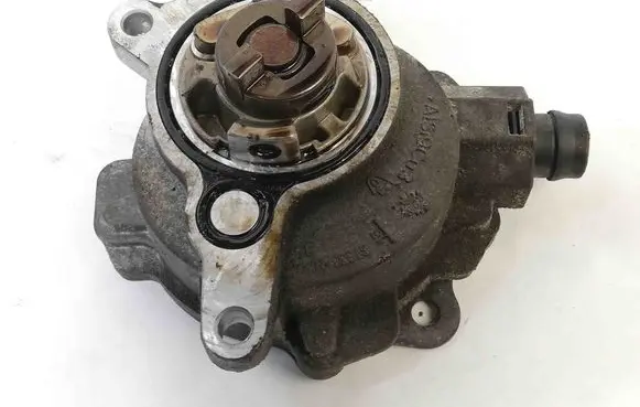 Ford Mondeo MK IV Vacuum pump ST838M1A