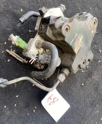 Volvo XC70 Fuel injection high pressure pump 0445010111 30756125