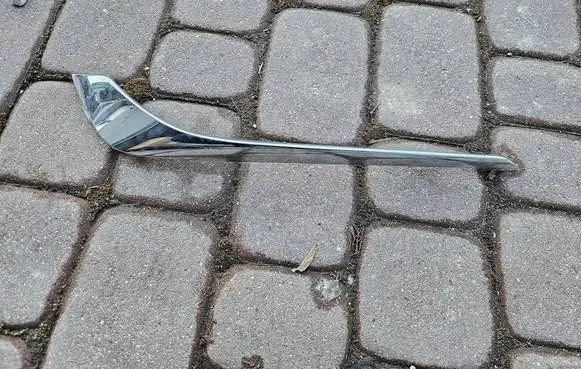 Opel Insignia B Front bumper upper radiator grill 13491269