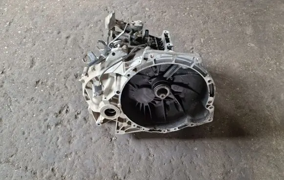 Ford Focus Manual 6 speed gearbox XS4R7F096 XR03321977