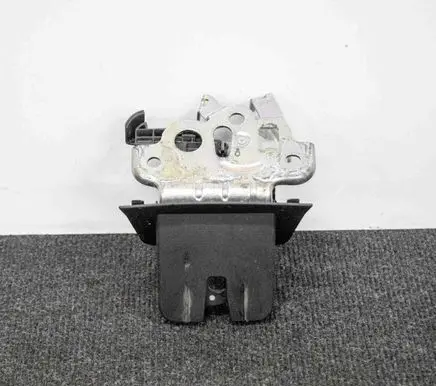 Audi Q3 8U Tailgate/trunk/boot lock/catch/latch 8R0827505A