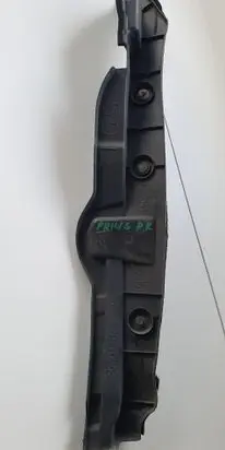 Toyota Prius (XW30) Fender end trim 