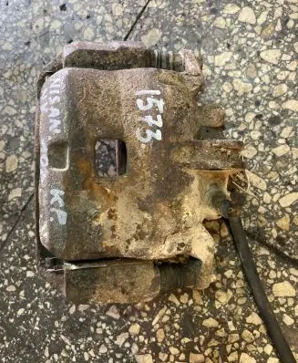 Nissan NV200 Front brake caliper