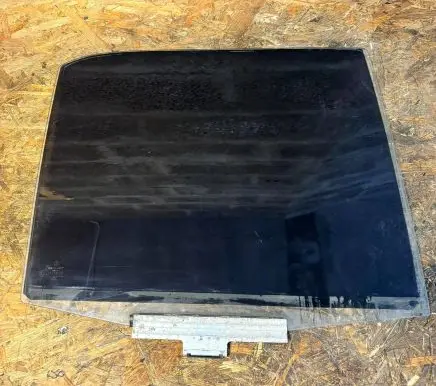Mercedes-Benz E W124 Rear door window glass