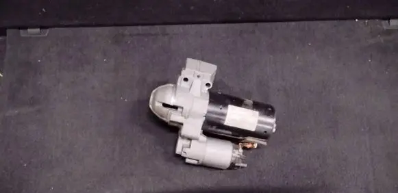 BMW 5 G30 G31 Starter motor 8589891 0001148515