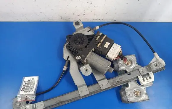 Rear door window regulator with motor