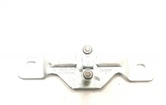 Audi TT TTS Mk2 Loading door lock loop/hook striker 8P4827507