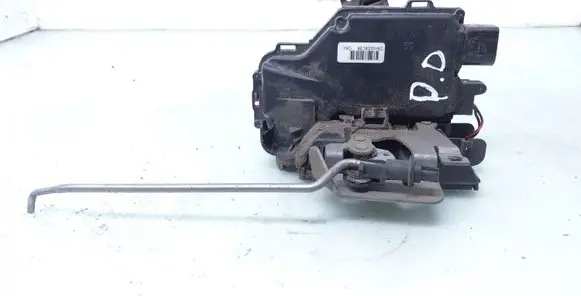 Audi A4 S4 B6 8E 8H Front door lock 8E1837016C