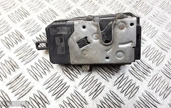 Opel Vectra C Front door lock 24447340