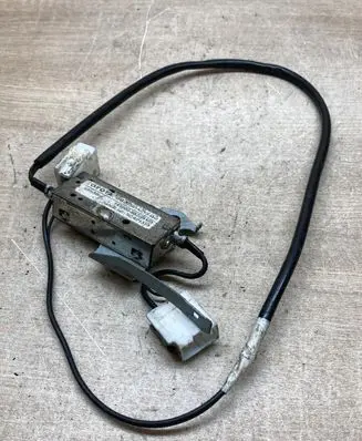 Toyota Avensis T250 Aerial antenna amplifier 8630005100