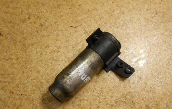 Maserati Quattroporte Radiator mount bracket