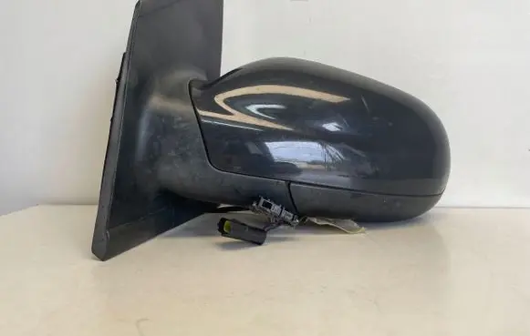 Volkswagen Fox Front door electric wing mirror 