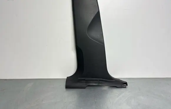 (B) pillar trim (bottom)