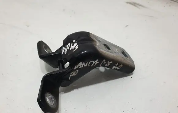 Hyundai Santa Fe Front door lower hinge 