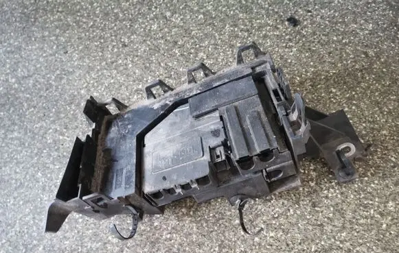 Ford Fusion II Fuse module DG9T14A301AC