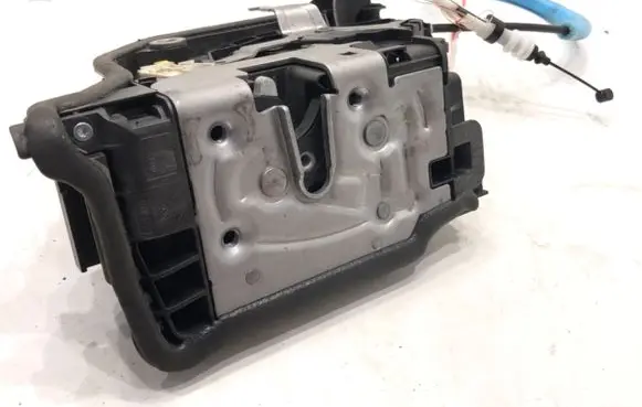 BMW X6 F16 Front door lock 7473143