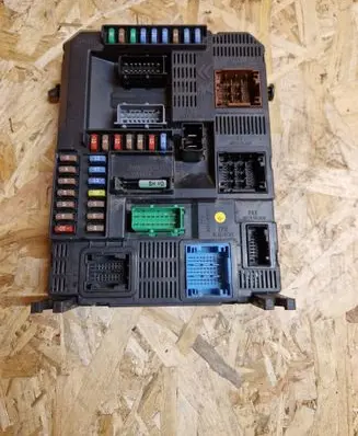 Peugeot 208 I BSM Control unit 9807531680 22661F E1095293