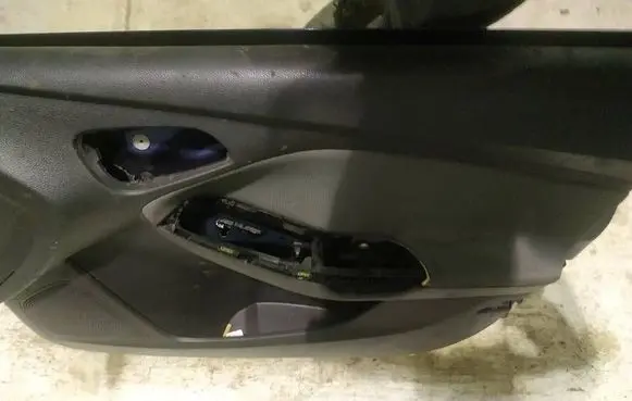 Ford Focus Front door card panel trim 