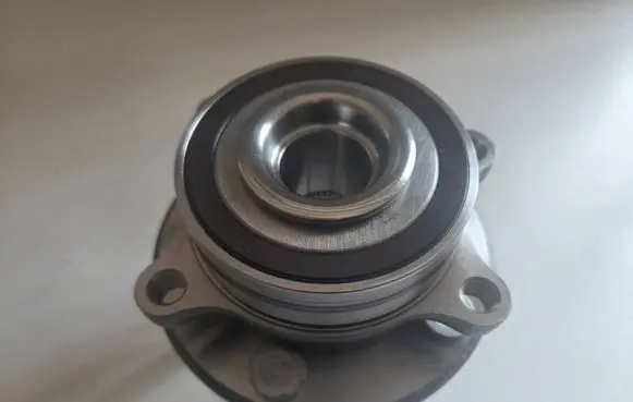 Ford Mustang VI Front wheel hub FR3Z1109A FR3V2C299CB HUB395