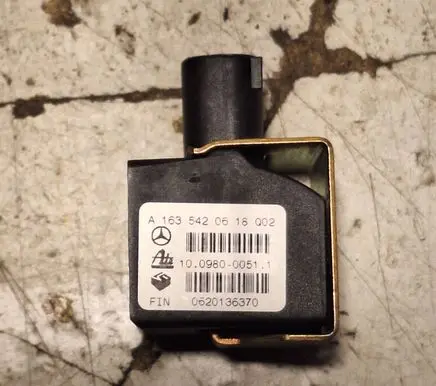 Mercedes-Benz C W203 ESP acceleration yaw rate sensor A1635420618 0620136370 10098000511