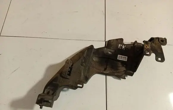 Front bumper mounting bracket